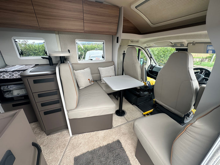 Light Grey B66 table top in a Bürstner Lyseo dinette